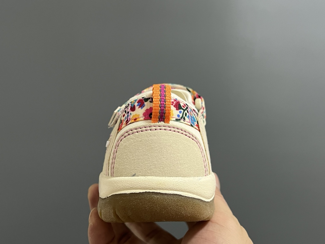 图片[7]-海外版 Keen 科恩溯溪两穿儿童凉鞋 尺码：26-37码 海外代购版👍🏻 这鞋型太好看啦😍丑萌丑萌感✨ 魔术贴➕松紧带设计，方便调节✔️ 溯溪两穿橡胶耐磨大底，抓地力超强✌🏻 今年必备单品🛒-选品中心