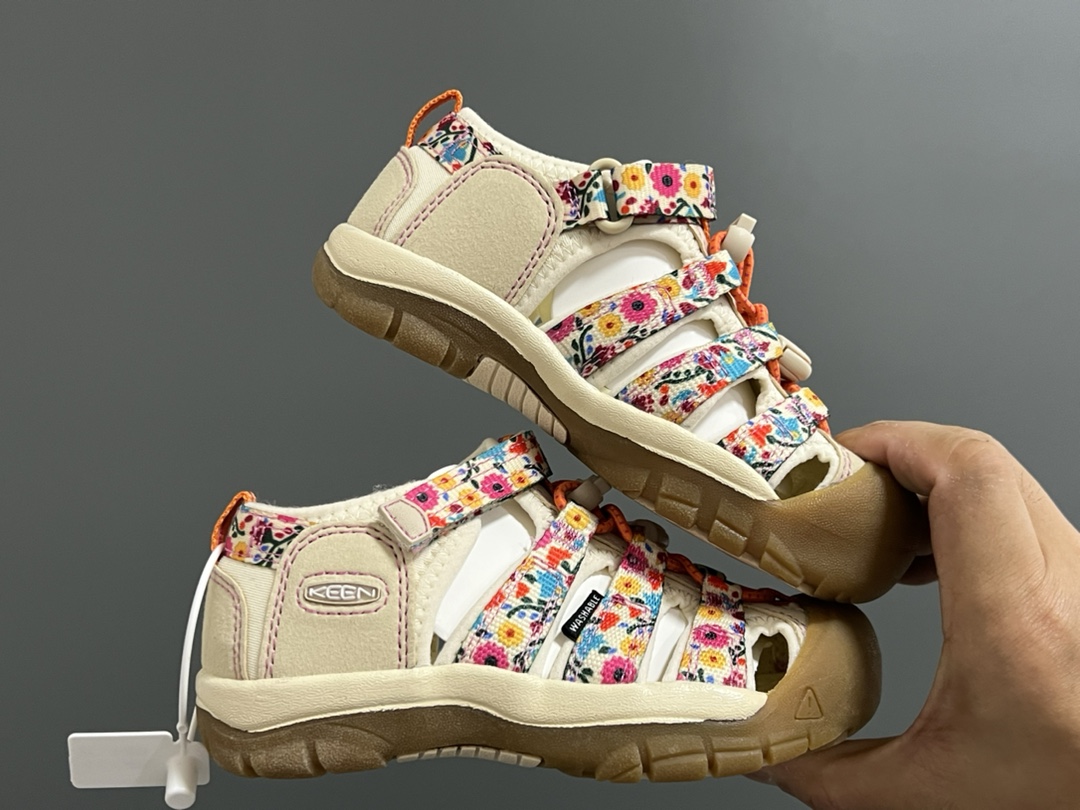 图片[9]-海外版 Keen 科恩溯溪两穿儿童凉鞋 尺码：26-37码 海外代购版👍🏻 这鞋型太好看啦😍丑萌丑萌感✨ 魔术贴➕松紧带设计，方便调节✔️ 溯溪两穿橡胶耐磨大底，抓地力超强✌🏻 今年必备单品🛒-选品中心