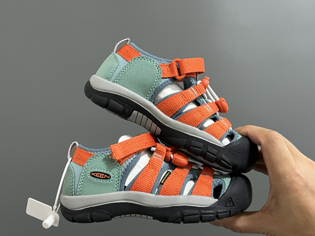 图片[9]-海外版 Keen 科恩溯溪两穿儿童凉鞋 尺码：26-37码 海外代购版👍🏻 这鞋型太好看啦😍丑萌丑萌感✨ 魔术贴➕松紧带设计，方便调节✔️ 溯溪两穿橡胶耐磨大底，抓地力超强✌🏻 今年必备单品🛒-选品中心