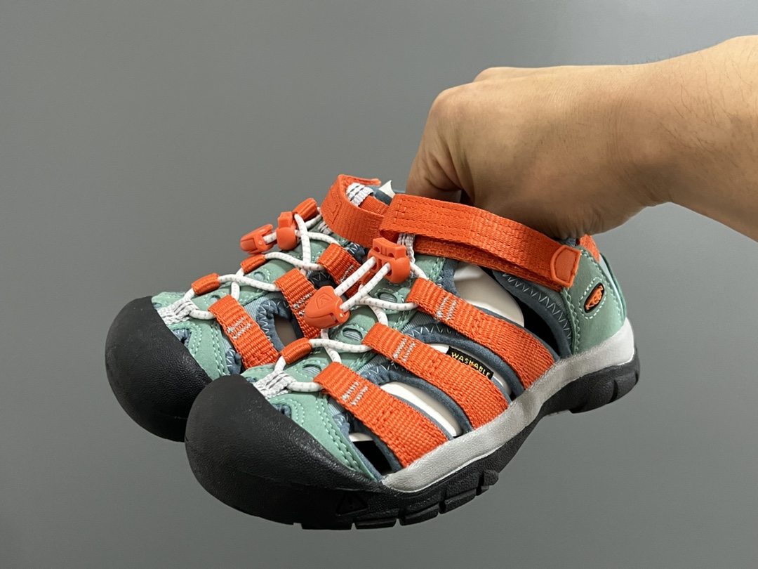 图片[2]-海外版 Keen 科恩溯溪两穿儿童凉鞋 尺码：26-37码 海外代购版👍🏻 这鞋型太好看啦😍丑萌丑萌感✨ 魔术贴➕松紧带设计，方便调节✔️ 溯溪两穿橡胶耐磨大底，抓地力超强✌🏻 今年必备单品🛒-选品中心