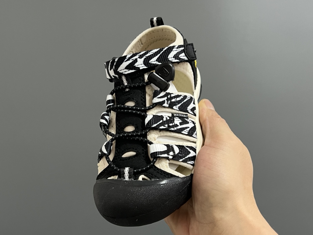 图片[3]-海外版 Keen 科恩溯溪两穿儿童凉鞋 尺码：26-37码 海外代购版👍🏻 这鞋型太好看啦😍丑萌丑萌感✨ 魔术贴➕松紧带设计，方便调节✔️ 溯溪两穿橡胶耐磨大底，抓地力超强✌🏻 今年必备单品🛒-选品中心