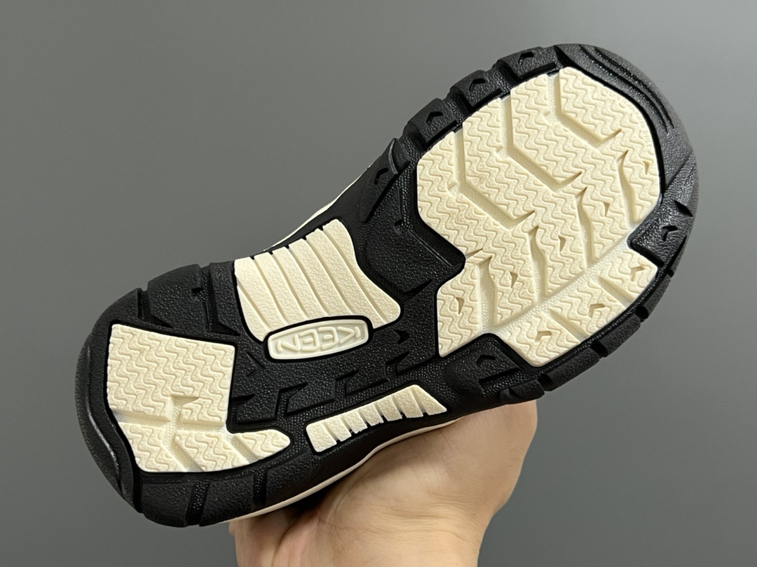 图片[5]-海外版 Keen 科恩溯溪两穿儿童凉鞋 尺码：26-37码 海外代购版👍🏻 这鞋型太好看啦😍丑萌丑萌感✨ 魔术贴➕松紧带设计，方便调节✔️ 溯溪两穿橡胶耐磨大底，抓地力超强✌🏻 今年必备单品🛒-选品中心