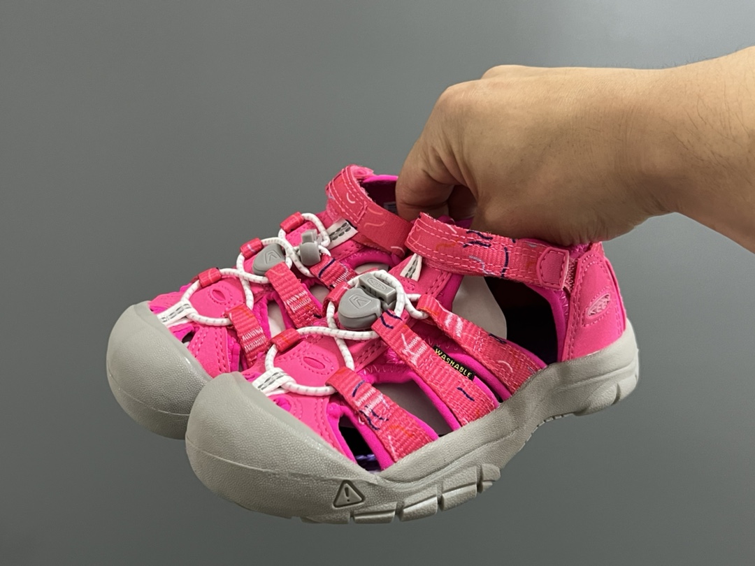 图片[2]-海外版 Keen 科恩溯溪两穿儿童凉鞋 尺码：26-37码 海外代购版👍🏻 这鞋型太好看啦😍丑萌丑萌感✨ 魔术贴➕松紧带设计，方便调节✔️ 溯溪两穿橡胶耐磨大底，抓地力超强✌🏻 今年必备单品🛒-选品中心