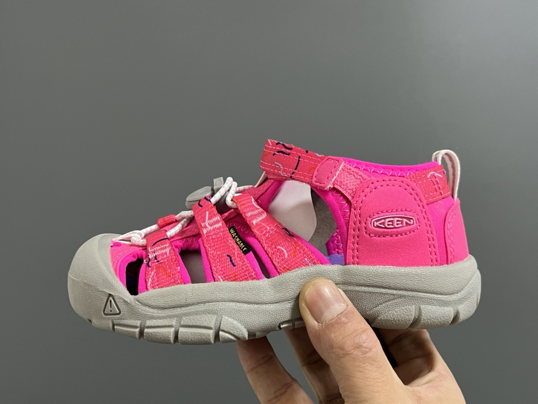 图片[4]-海外版 Keen 科恩溯溪两穿儿童凉鞋 尺码：26-37码 海外代购版👍🏻 这鞋型太好看啦😍丑萌丑萌感✨ 魔术贴➕松紧带设计，方便调节✔️ 溯溪两穿橡胶耐磨大底，抓地力超强✌🏻 今年必备单品🛒-选品中心