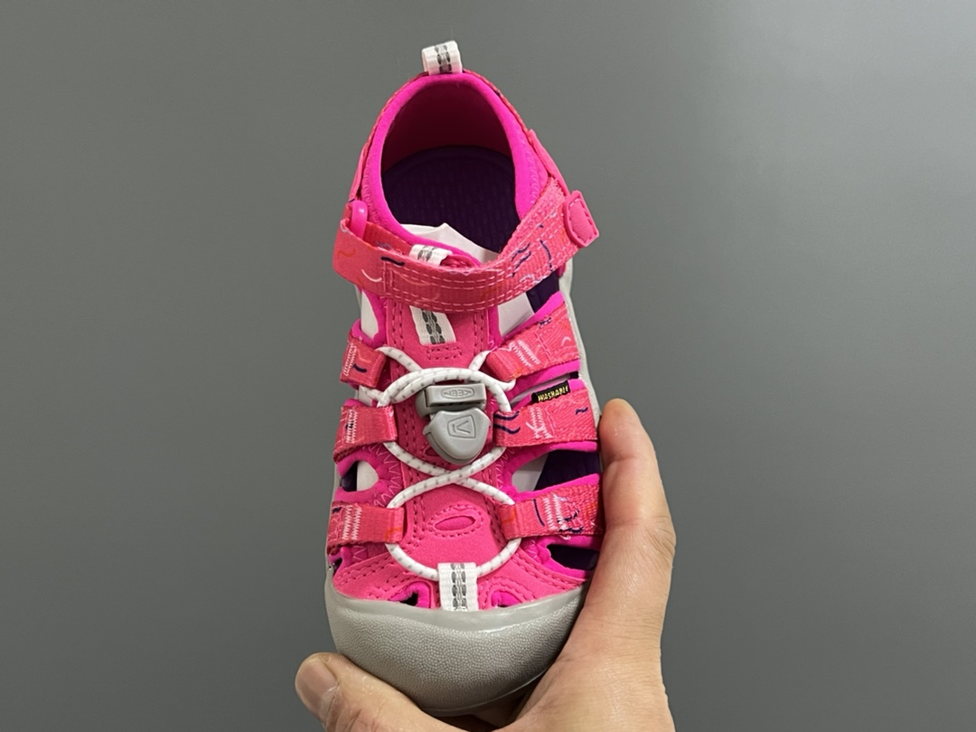 图片[8]-海外版 Keen 科恩溯溪两穿儿童凉鞋 尺码：26-37码 海外代购版👍🏻 这鞋型太好看啦😍丑萌丑萌感✨ 魔术贴➕松紧带设计，方便调节✔️ 溯溪两穿橡胶耐磨大底，抓地力超强✌🏻 今年必备单品🛒-选品中心