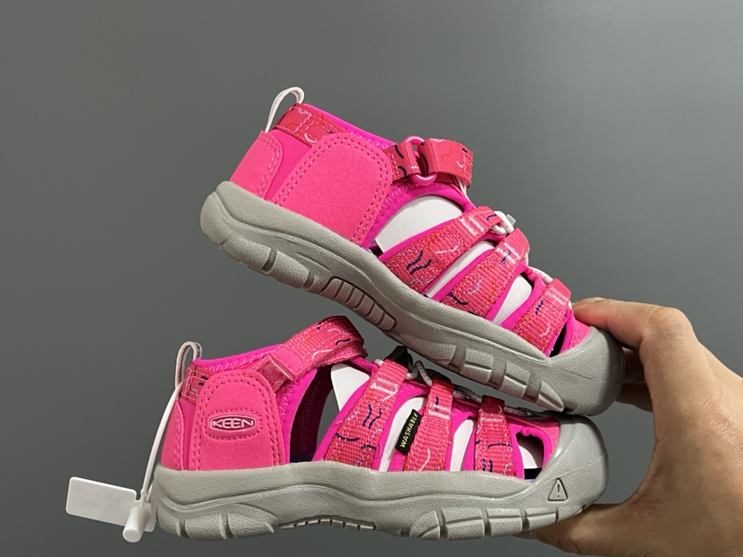 图片[9]-海外版 Keen 科恩溯溪两穿儿童凉鞋 尺码：26-37码 海外代购版👍🏻 这鞋型太好看啦😍丑萌丑萌感✨ 魔术贴➕松紧带设计，方便调节✔️ 溯溪两穿橡胶耐磨大底，抓地力超强✌🏻 今年必备单品🛒-选品中心