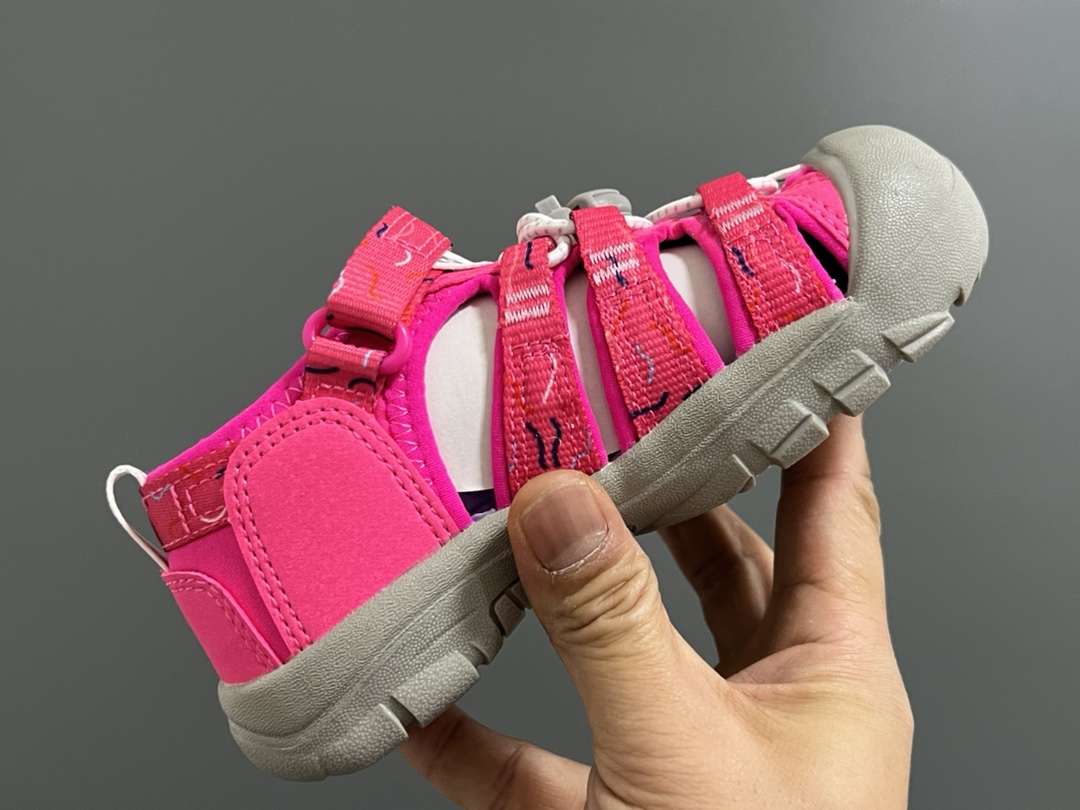 图片[6]-海外版 Keen 科恩溯溪两穿儿童凉鞋 尺码：26-37码 海外代购版👍🏻 这鞋型太好看啦😍丑萌丑萌感✨ 魔术贴➕松紧带设计，方便调节✔️ 溯溪两穿橡胶耐磨大底，抓地力超强✌🏻 今年必备单品🛒-选品中心