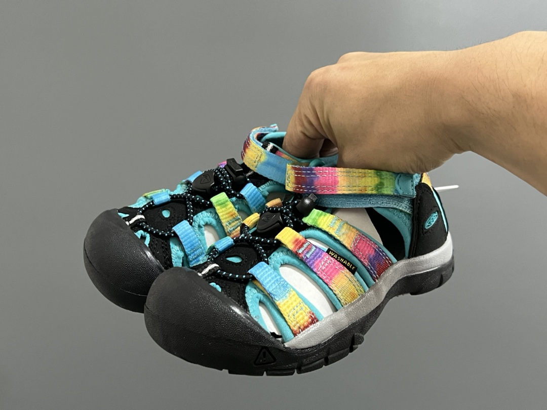 图片[2]-海外版 Keen 科恩溯溪两穿儿童凉鞋 尺码：26-37码 海外代购版👍🏻 这鞋型太好看啦😍丑萌丑萌感✨ 魔术贴➕松紧带设计，方便调节✔️ 溯溪两穿橡胶耐磨大底，抓地力超强✌🏻 今年必备单品🛒-选品中心