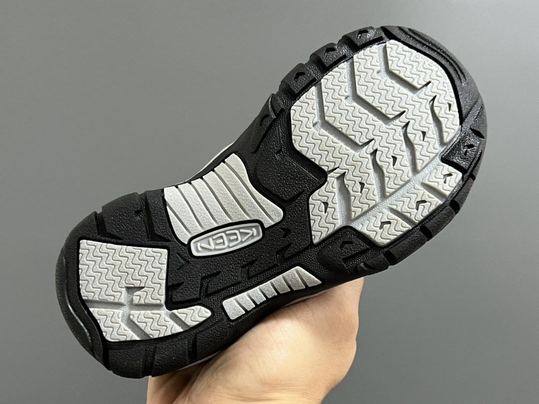 图片[5]-海外版 Keen 科恩溯溪两穿儿童凉鞋 尺码：26-37码 海外代购版👍🏻 这鞋型太好看啦😍丑萌丑萌感✨ 魔术贴➕松紧带设计，方便调节✔️ 溯溪两穿橡胶耐磨大底，抓地力超强✌🏻 今年必备单品🛒-选品中心