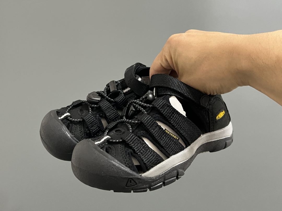 图片[2]-海外版 Keen 科恩溯溪两穿儿童凉鞋 尺码：26-37码 海外代购版👍🏻 这鞋型太好看啦😍丑萌丑萌感✨ 魔术贴➕松紧带设计，方便调节✔️ 溯溪两穿橡胶耐磨大底，抓地力超强✌🏻 今年必备单品🛒-选品中心