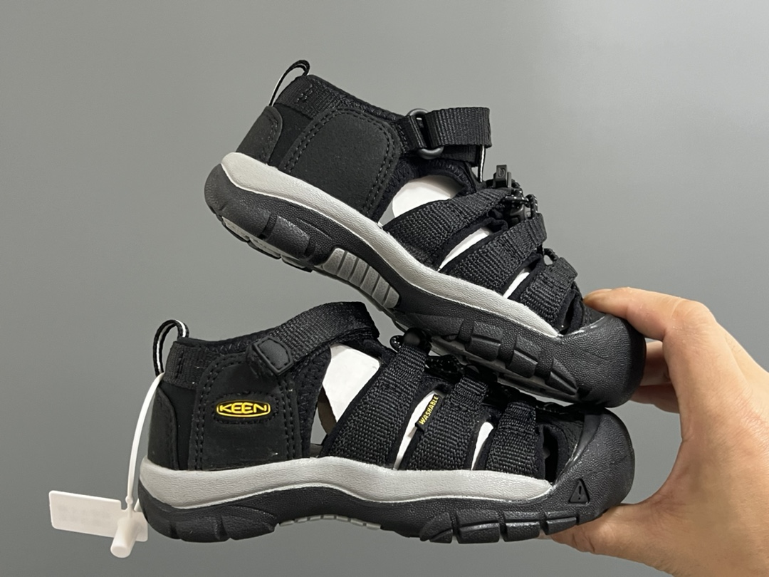 图片[9]-海外版 Keen 科恩溯溪两穿儿童凉鞋 尺码：26-37码 海外代购版👍🏻 这鞋型太好看啦😍丑萌丑萌感✨ 魔术贴➕松紧带设计，方便调节✔️ 溯溪两穿橡胶耐磨大底，抓地力超强✌🏻 今年必备单品🛒-选品中心