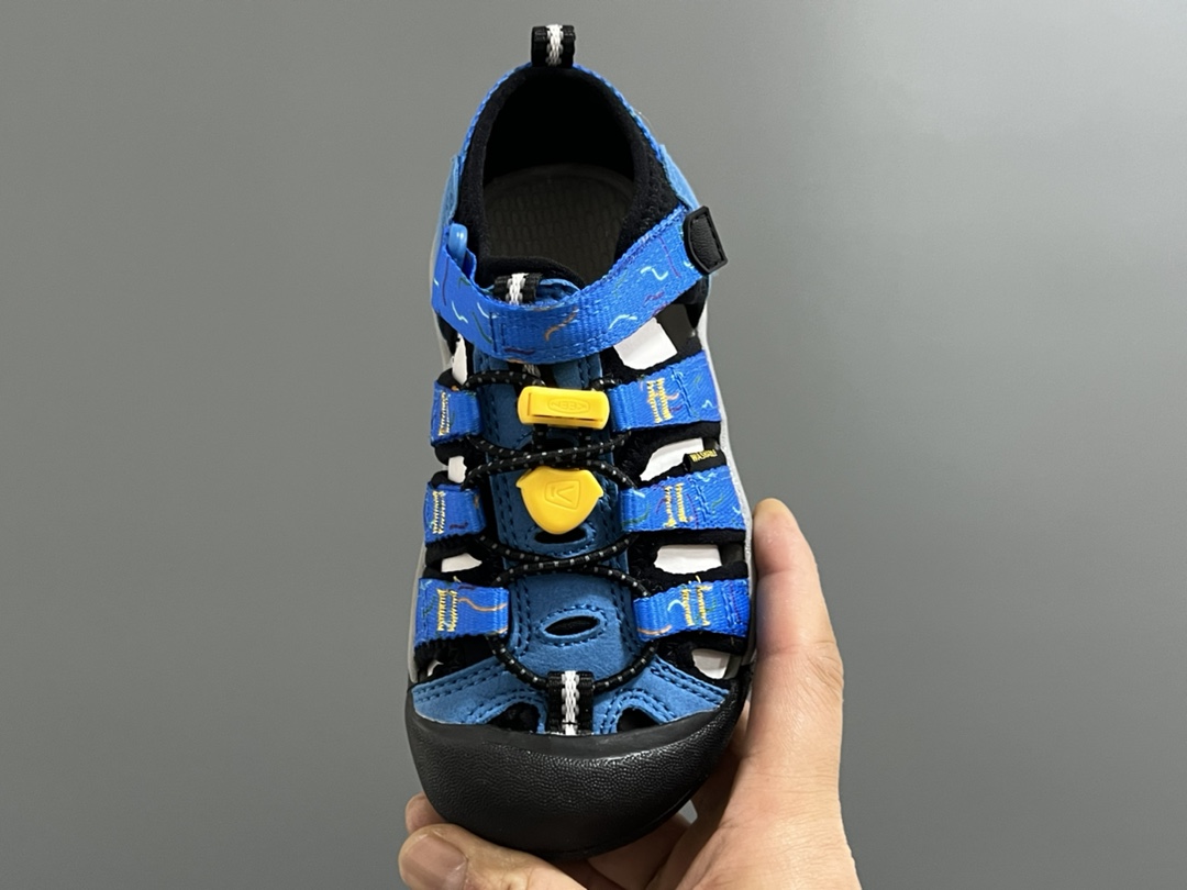 图片[8]-海外版 Keen 科恩溯溪两穿儿童凉鞋 尺码：26-37码 海外代购版👍🏻 这鞋型太好看啦😍丑萌丑萌感✨ 魔术贴➕松紧带设计，方便调节✔️ 溯溪两穿橡胶耐磨大底，抓地力超强✌🏻 今年必备单品🛒-选品中心