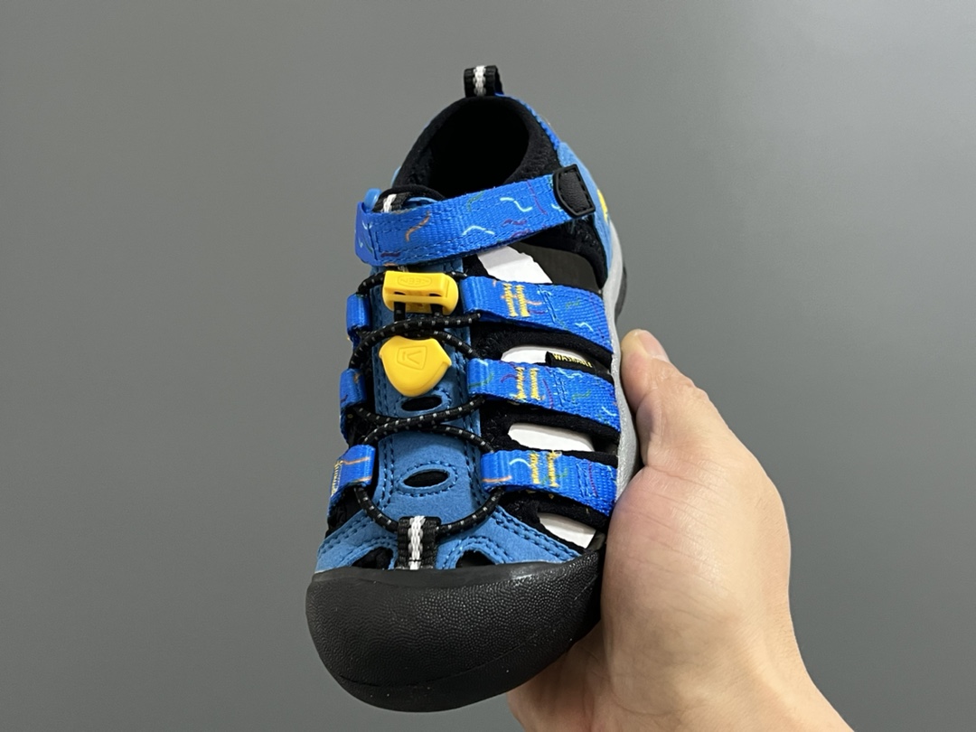 图片[8]-活动海外版 Keen 科恩溯溪两穿儿童凉鞋 尺码：26-37码 海外代购版👍🏻 这鞋型太好看啦😍丑萌丑萌感✨ 魔术贴➕松紧带设计，方便调节✔️ 溯溪两穿橡胶耐磨大底，抓地力超强✌🏻 今年必备单品🛒-选品中心