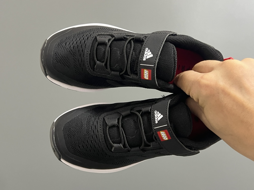 A家乐高联名户外轻便魔术贴儿童运动鞋 尺码：26-37码 柜子同步新款🆕 超赞的乐高联名系✔️ 高密度针织鞋面，质感超软超舒服☁️ 抓地力超强的橡胶大底，脚感不言而喻✌🏻-选品中心