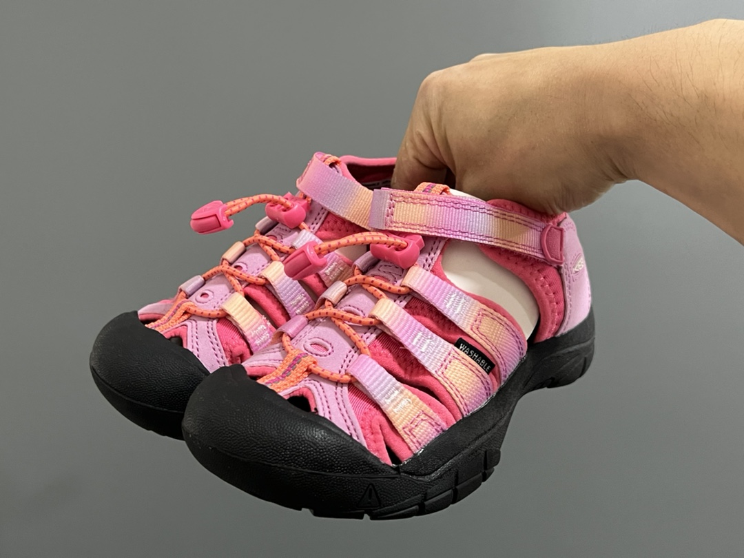 图片[2]-KEEN科恩户外儿童涉水溯溪凉鞋24–37码 户外大佬—KEEN科恩潮牌⛺️优质尼龙材料镂空拼接，透气又舒适☁️橡胶耐磨防滑包头大底✅-选品中心