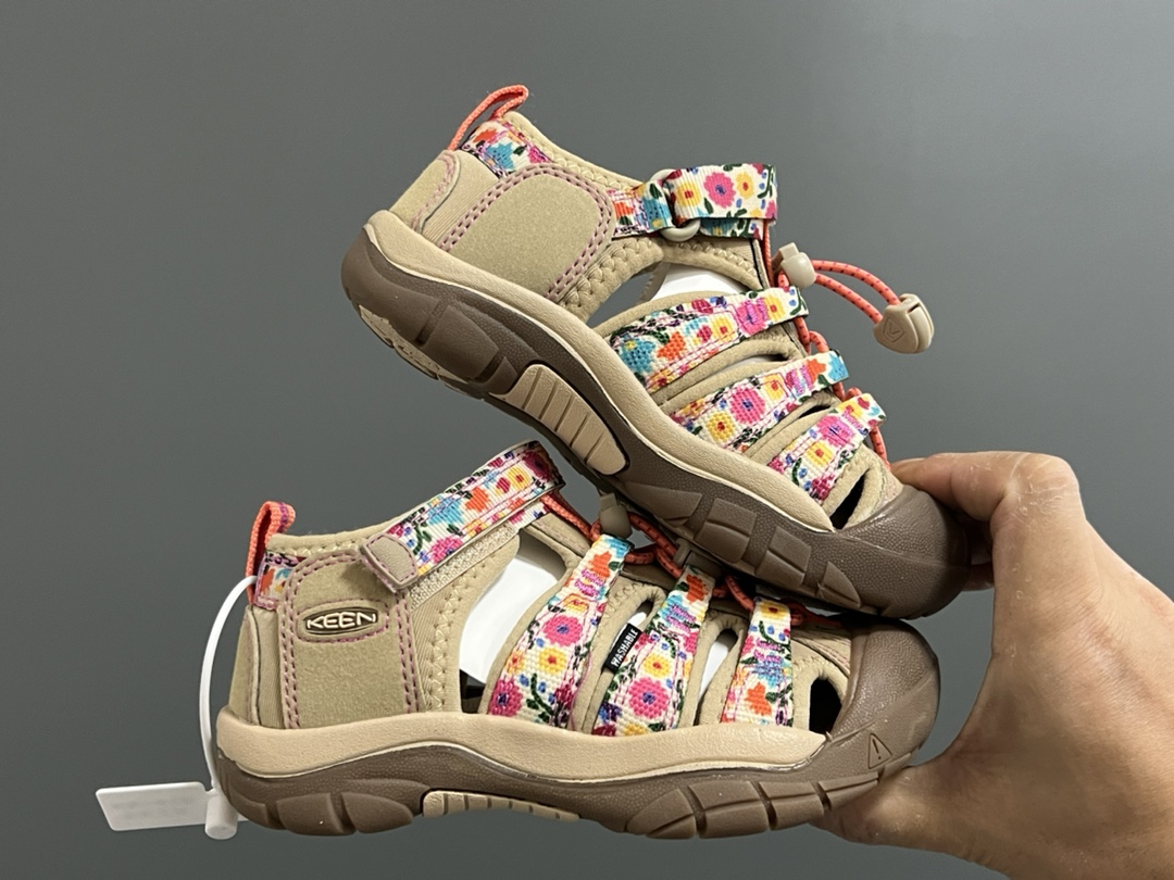 图片[9]-KEEN科恩户外儿童涉水溯溪凉鞋24–37码 户外大佬—KEEN科恩潮牌⛺️优质尼龙材料镂空拼接，透气又舒适☁️橡胶耐磨防滑包头大底✅-选品中心