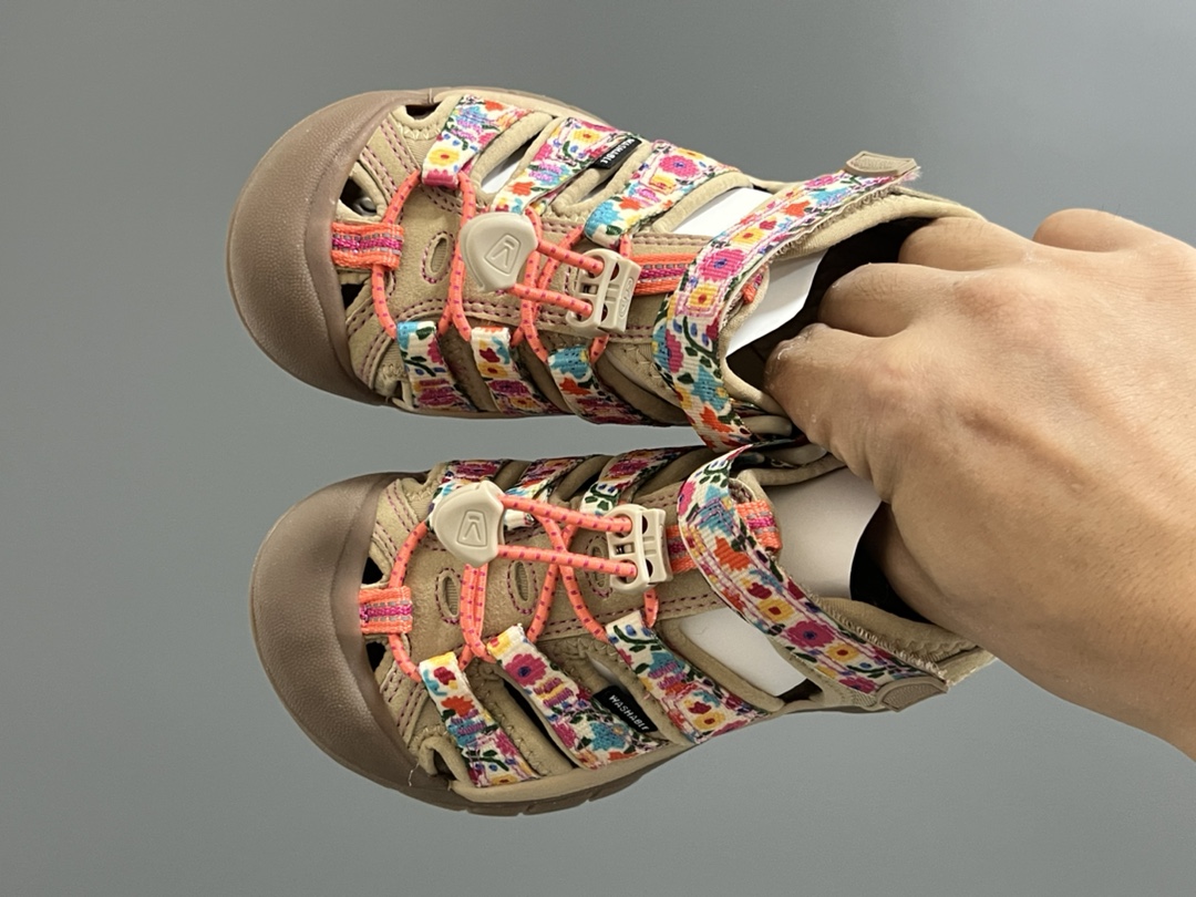 KEEN科恩户外儿童涉水溯溪凉鞋24–37码 户外大佬—KEEN科恩潮牌⛺️优质尼龙材料镂空拼接，透气又舒适☁️橡胶耐磨防滑包头大底✅-选品中心