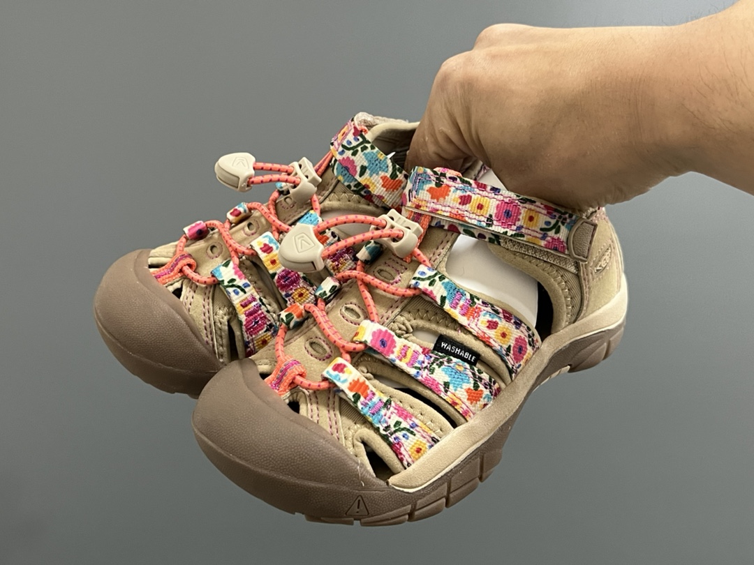 图片[2]-KEEN科恩户外儿童涉水溯溪凉鞋24–37码 户外大佬—KEEN科恩潮牌⛺️优质尼龙材料镂空拼接，透气又舒适☁️橡胶耐磨防滑包头大底✅-选品中心