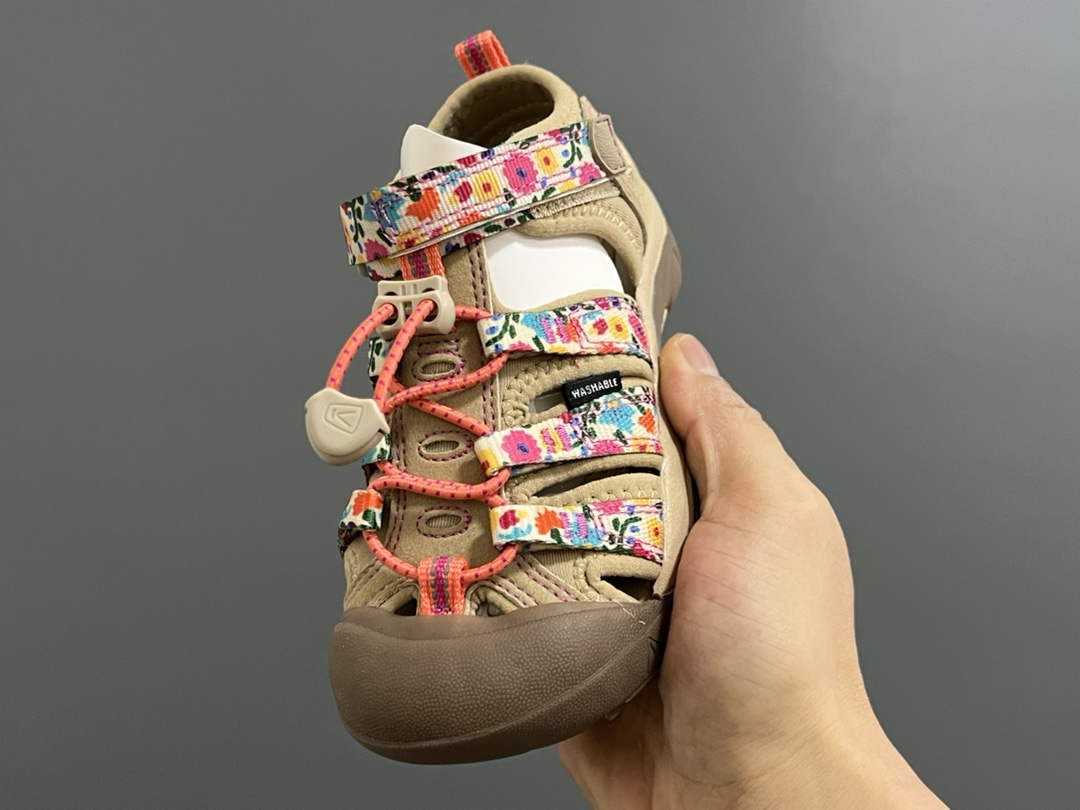 图片[3]-KEEN科恩户外儿童涉水溯溪凉鞋24–37码 户外大佬—KEEN科恩潮牌⛺️优质尼龙材料镂空拼接，透气又舒适☁️橡胶耐磨防滑包头大底✅-选品中心