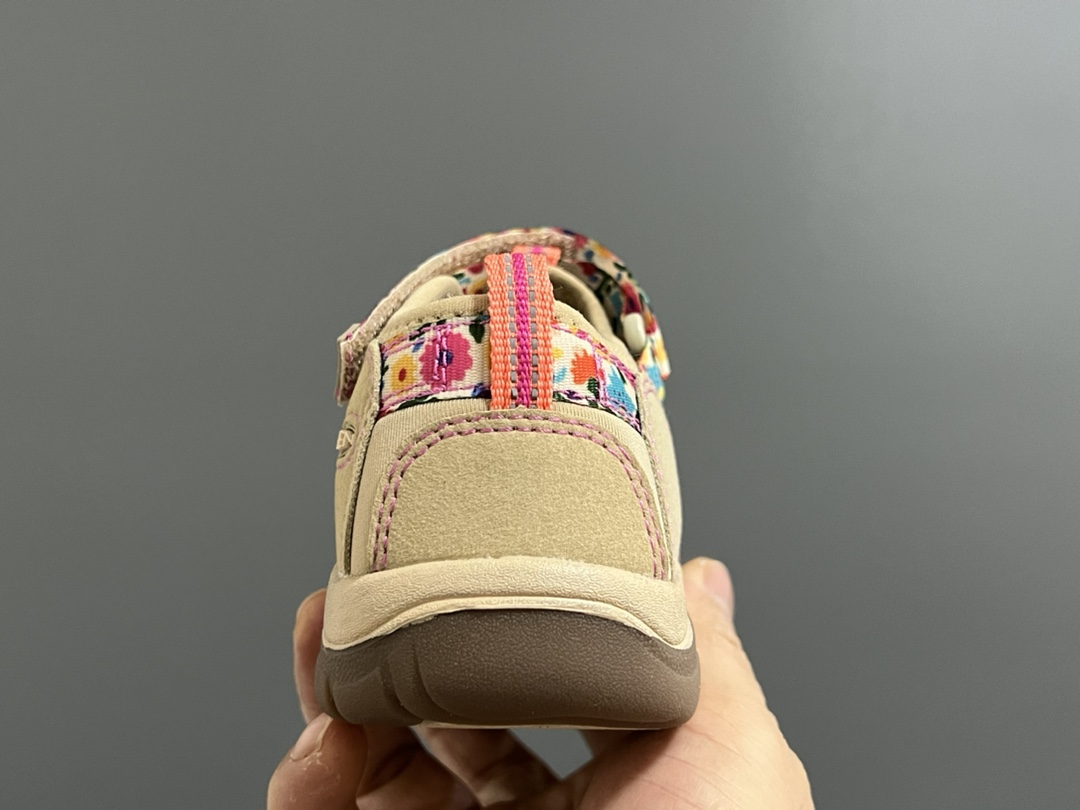 图片[7]-KEEN科恩户外儿童涉水溯溪凉鞋24–37码 户外大佬—KEEN科恩潮牌⛺️优质尼龙材料镂空拼接，透气又舒适☁️橡胶耐磨防滑包头大底✅-选品中心