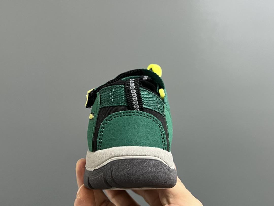 图片[7]-KEEN科恩户外儿童涉水溯溪凉鞋24–37码 户外大佬—KEEN科恩潮牌⛺️优质尼龙材料镂空拼接，透气又舒适☁️橡胶耐磨防滑包头大底✅-选品中心