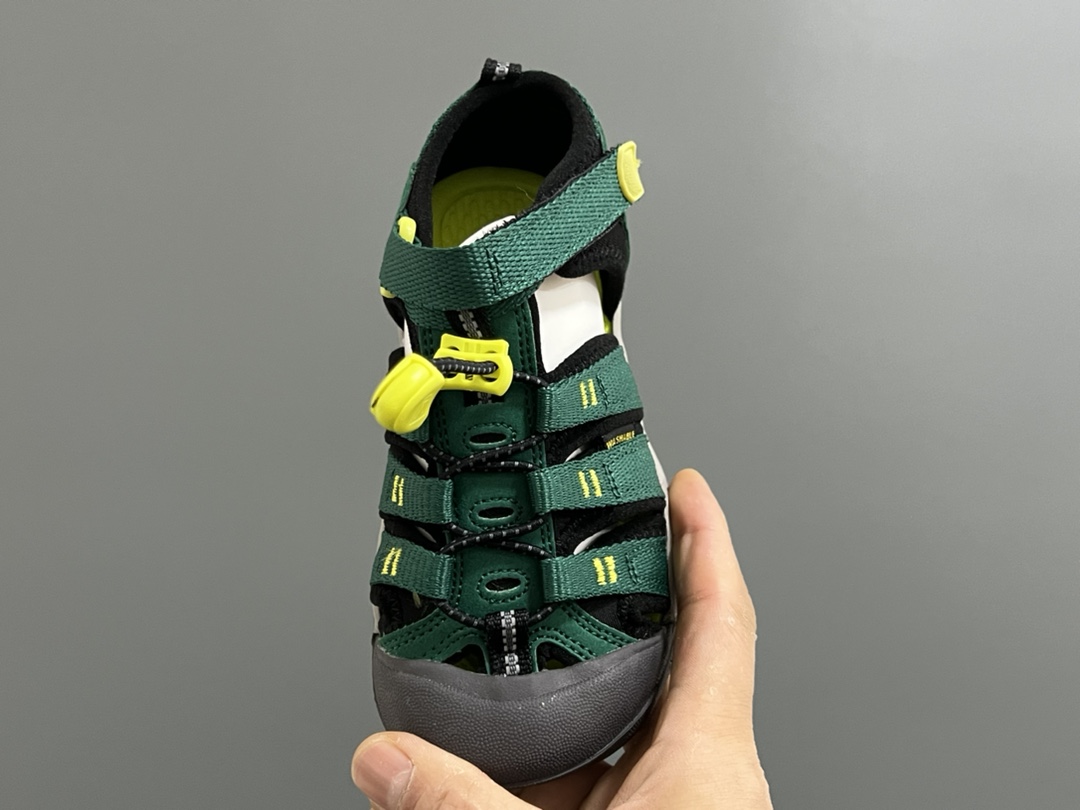 图片[8]-KEEN科恩户外儿童涉水溯溪凉鞋24–37码 户外大佬—KEEN科恩潮牌⛺️优质尼龙材料镂空拼接，透气又舒适☁️橡胶耐磨防滑包头大底✅-选品中心