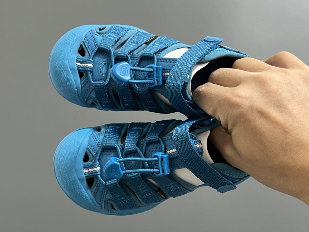 KEEN科恩户外儿童涉水溯溪凉鞋24–37码 户外大佬—KEEN科恩潮牌⛺️优质尼龙材料镂空拼接，透气又舒适☁️橡胶耐磨防滑包头大底✅-选品中心