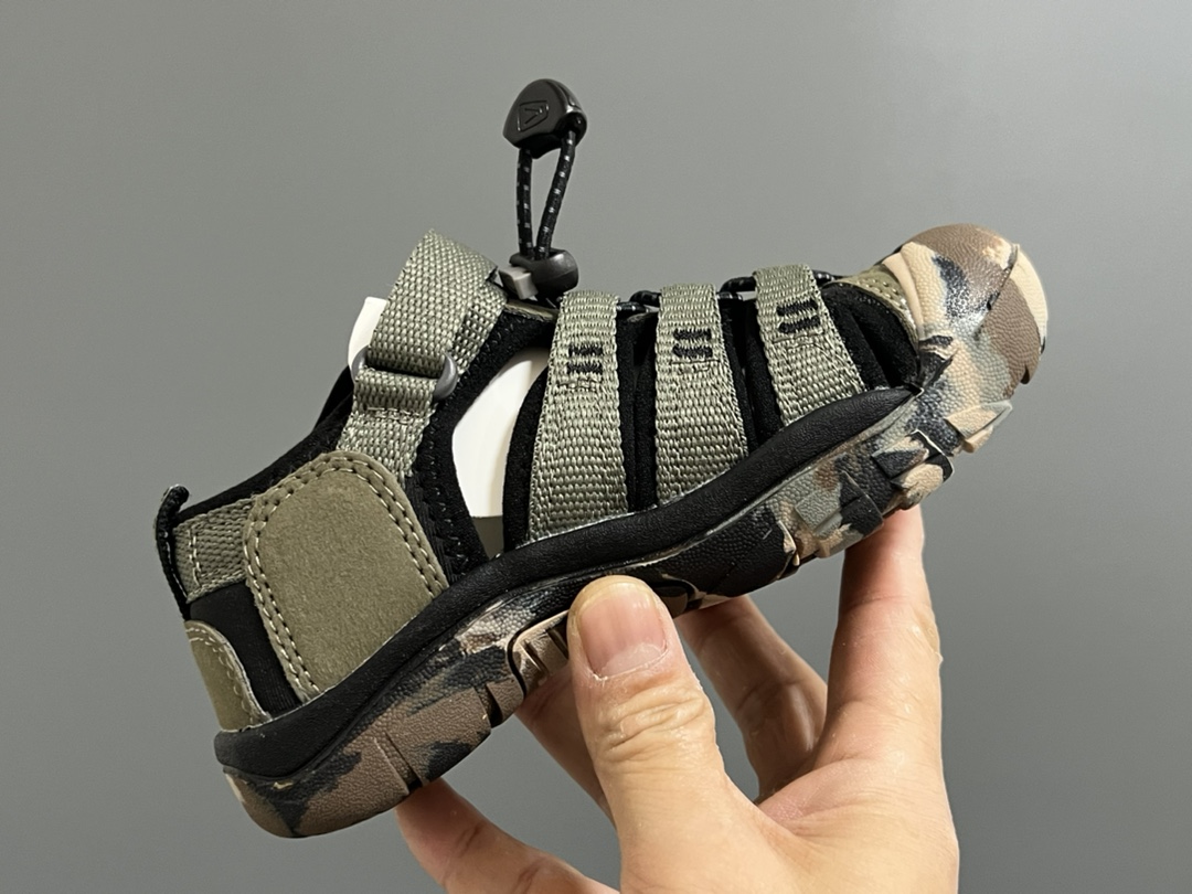 图片[6]-KEEN科恩户外儿童涉水溯溪凉鞋24–37码 户外大佬—KEEN科恩潮牌⛺️优质尼龙材料镂空拼接，透气又舒适☁️橡胶耐磨防滑包头大底✅-选品中心