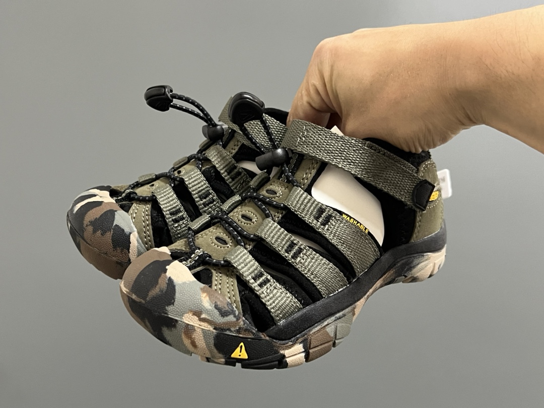 图片[2]-KEEN科恩户外儿童涉水溯溪凉鞋24–37码 户外大佬—KEEN科恩潮牌⛺️优质尼龙材料镂空拼接，透气又舒适☁️橡胶耐磨防滑包头大底✅-选品中心