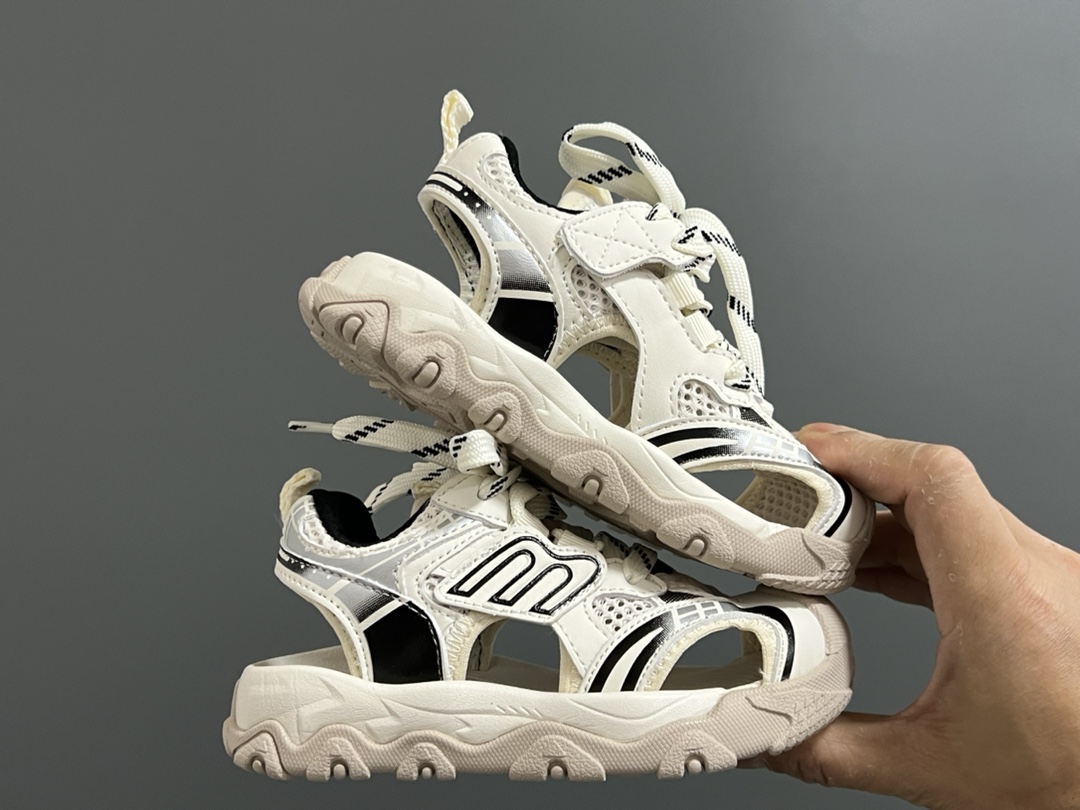 图片[9]-巴家新款10XL魔术贴儿童凉鞋 尺码：26-37码 超火的巴黎世家10XL系列🔥 镂空网面凉鞋推荐❤️ 夏天🌴又时髦又透气☁️ 魔术贴设计，穿脱方便✌🏻-选品中心