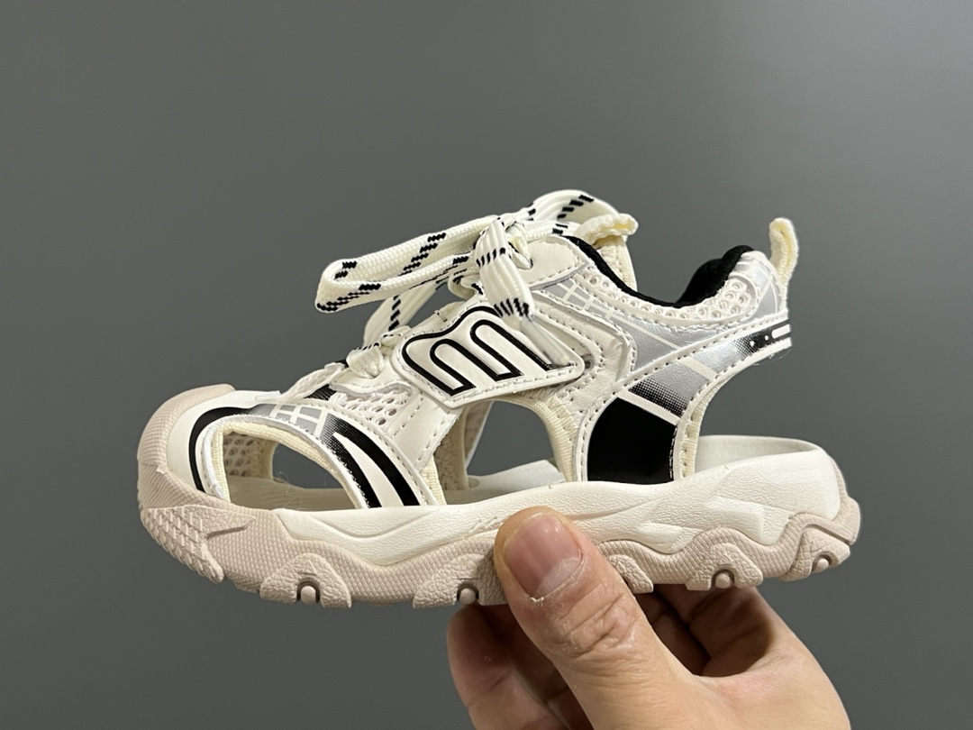 图片[4]-巴家新款10XL魔术贴儿童凉鞋 尺码：26-37码 超火的巴黎世家10XL系列🔥 镂空网面凉鞋推荐❤️ 夏天🌴又时髦又透气☁️ 魔术贴设计，穿脱方便✌🏻-选品中心