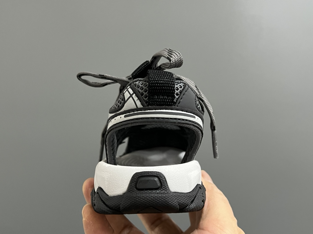 图片[7]-巴家新款10XL魔术贴儿童凉鞋 尺码：26-37码 超火的巴黎世家10XL系列🔥 镂空网面凉鞋推荐❤️ 夏天🌴又时髦又透气☁️ 魔术贴设计，穿脱方便✌🏻-选品中心