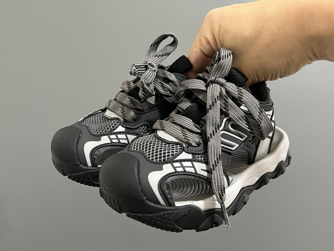 图片[2]-巴家新款10XL魔术贴儿童凉鞋 尺码：26-37码 超火的巴黎世家10XL系列🔥 镂空网面凉鞋推荐❤️ 夏天🌴又时髦又透气☁️ 魔术贴设计，穿脱方便✌🏻-选品中心