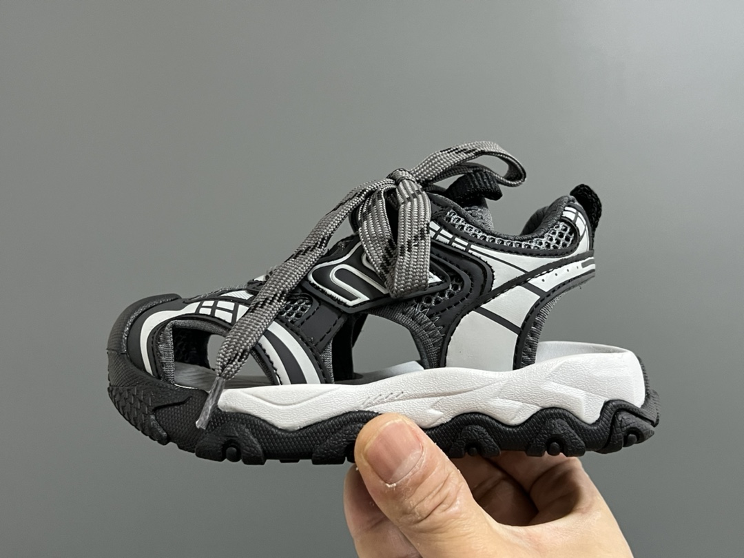 图片[4]-巴家新款10XL魔术贴儿童凉鞋 尺码：26-37码 超火的巴黎世家10XL系列🔥 镂空网面凉鞋推荐❤️ 夏天🌴又时髦又透气☁️ 魔术贴设计，穿脱方便✌🏻-选品中心