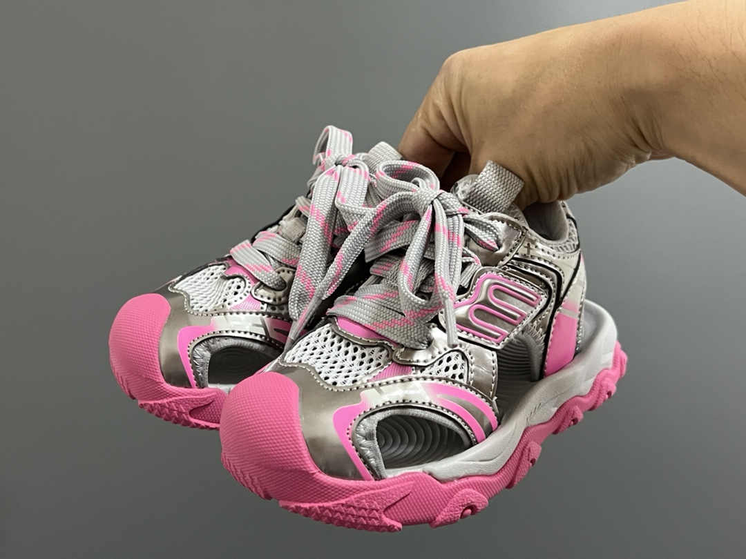 图片[2]-巴家新款10XL魔术贴儿童凉鞋 尺码：26-37码 超火的巴黎世家10XL系列🔥 镂空网面凉鞋推荐❤️ 夏天🌴又时髦又透气☁️ 魔术贴设计，穿脱方便✌🏻-选品中心