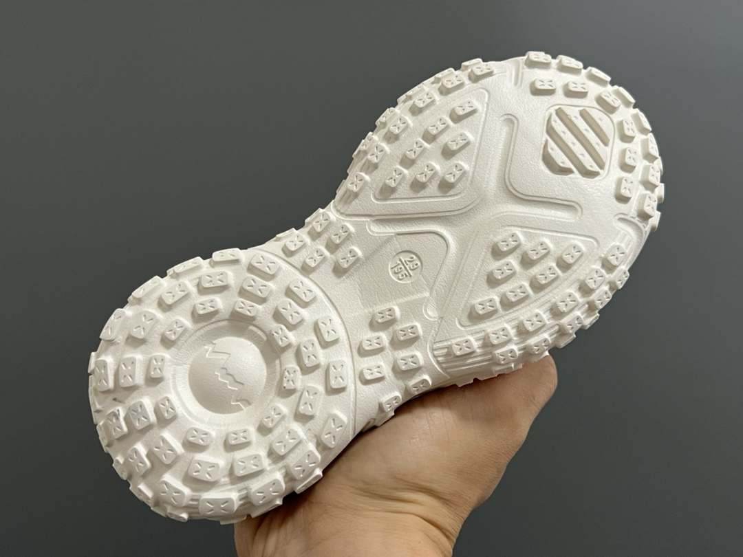 图片[5]-NK 网面镂空魔术贴儿童轮胎凉鞋 尺码：27-35码 包头网面镂空，透气又舒适☁️ 双魔术贴设计，穿脱超方便✌🏻 轮胎🛞大底，脚感超赞👍🏻-选品中心