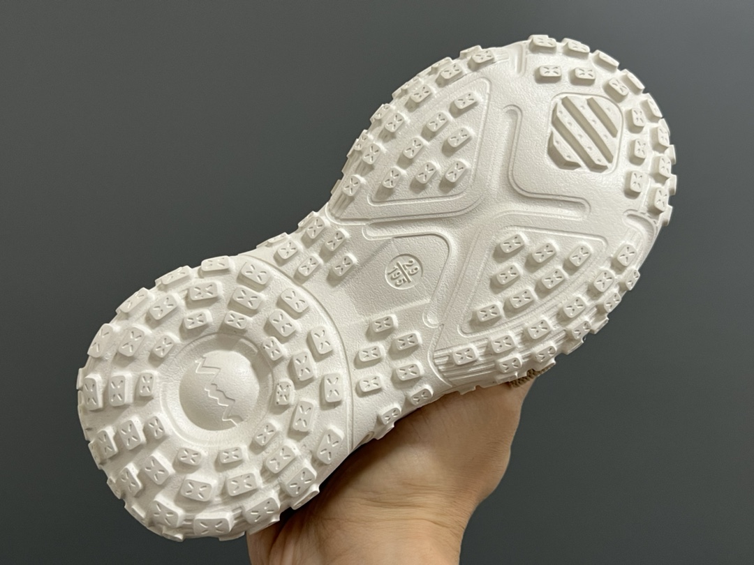 图片[5]-NK 网面镂空魔术贴儿童轮胎凉鞋 尺码：27-35码 包头网面镂空，透气又舒适☁️ 双魔术贴设计，穿脱超方便✌🏻 轮胎🛞大底，脚感超赞👍🏻-选品中心