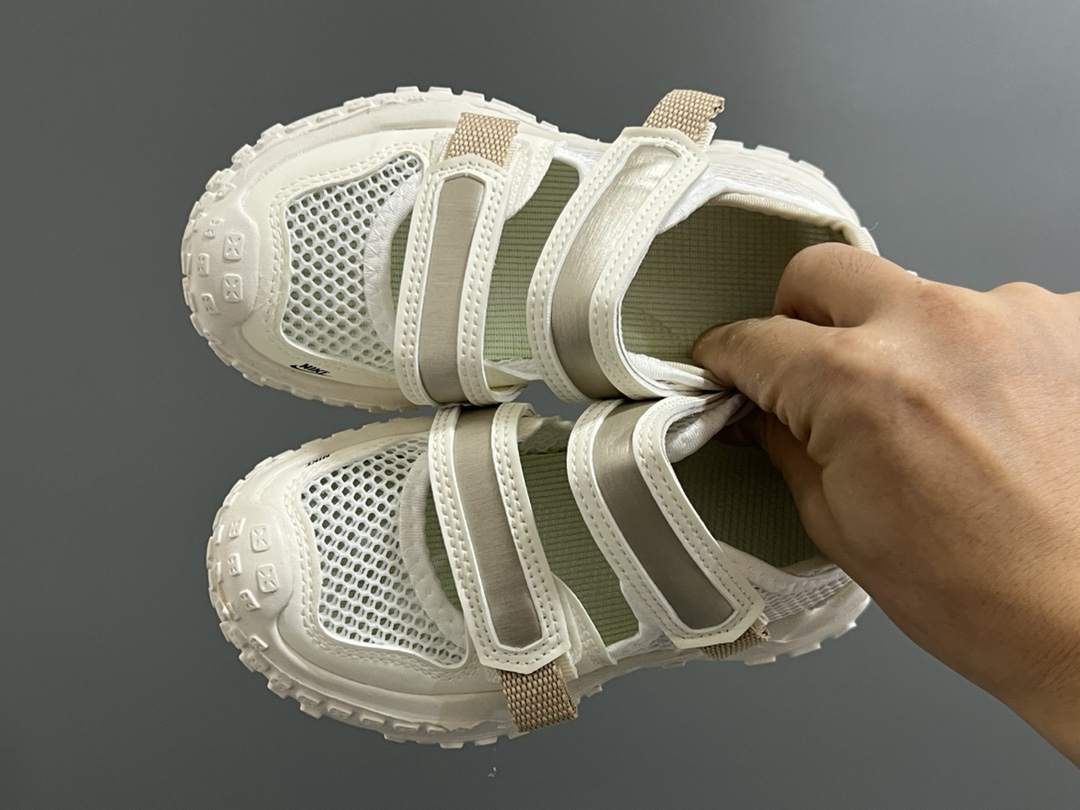 NK 网面镂空魔术贴儿童轮胎凉鞋 尺码：27-35码 包头网面镂空，透气又舒适☁️ 双魔术贴设计，穿脱超方便✌🏻 轮胎🛞大底，脚感超赞👍🏻-选品中心