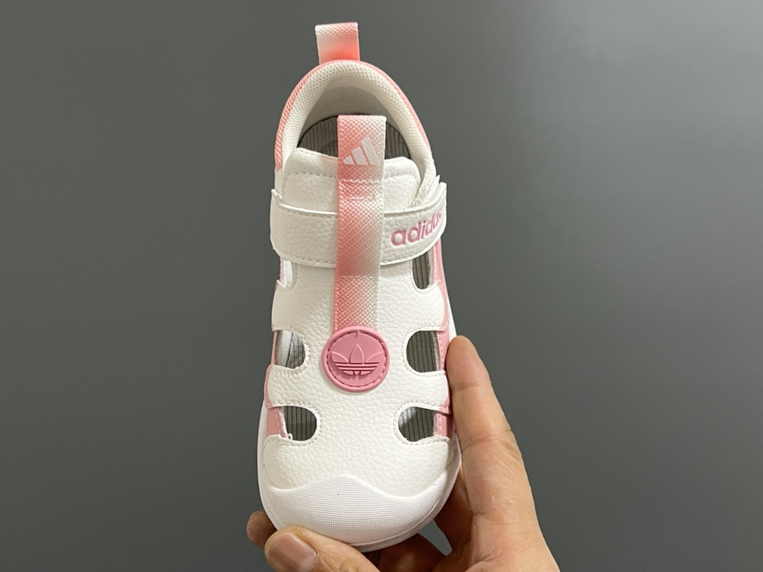 图片[8]-福利 A家新款皮面镂空魔术贴儿童凉鞋 尺码：26-35码 优质皮料拼接✔️ 镂空设计，透气舒适☁️ 魔术贴设计，穿脱方便✌🏻 耐磨防滑大底，脚感超赞👍🏻-选品中心