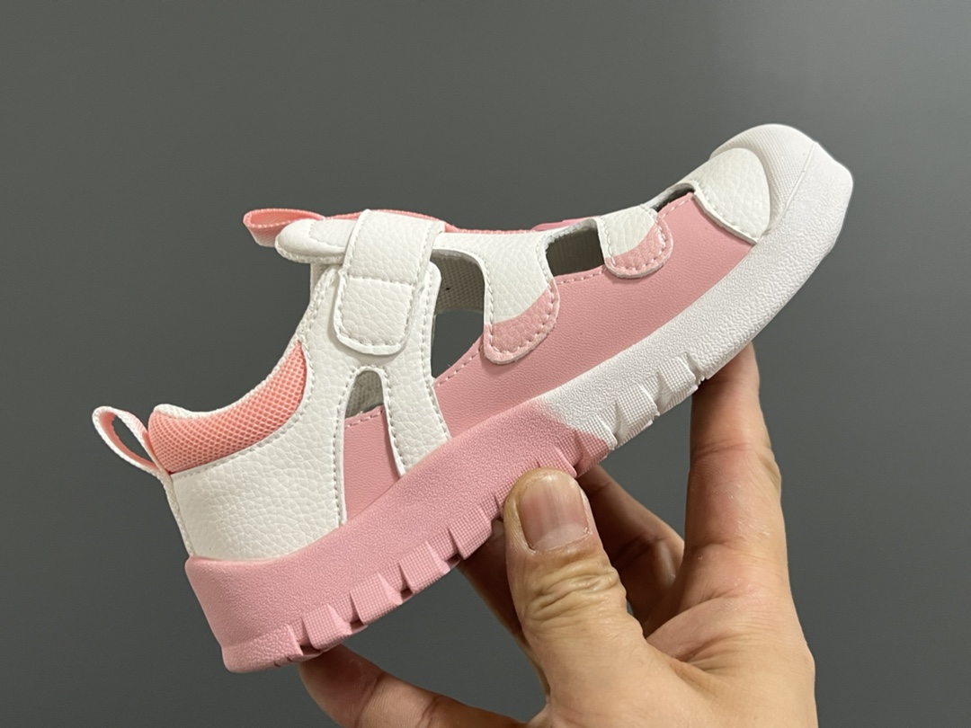 图片[6]-福利 A家新款皮面镂空魔术贴儿童凉鞋 尺码：26-35码 优质皮料拼接✔️ 镂空设计，透气舒适☁️ 魔术贴设计，穿脱方便✌🏻 耐磨防滑大底，脚感超赞👍🏻-选品中心