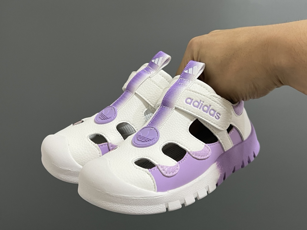 图片[2]-福利 A家新款皮面镂空魔术贴儿童凉鞋 尺码：26-35码 优质皮料拼接✔️ 镂空设计，透气舒适☁️ 魔术贴设计，穿脱方便✌🏻 耐磨防滑大底，脚感超赞👍🏻-选品中心