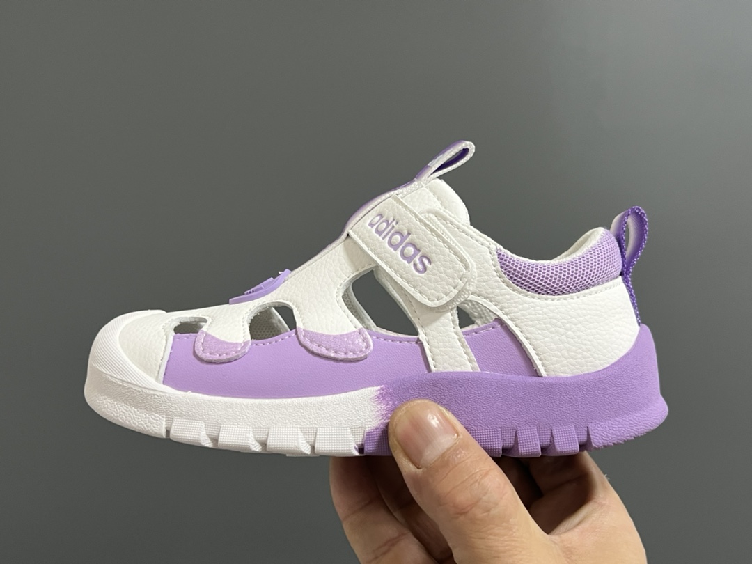 图片[4]-福利 A家新款皮面镂空魔术贴儿童凉鞋 尺码：26-35码 优质皮料拼接✔️ 镂空设计，透气舒适☁️ 魔术贴设计，穿脱方便✌🏻 耐磨防滑大底，脚感超赞👍🏻-选品中心