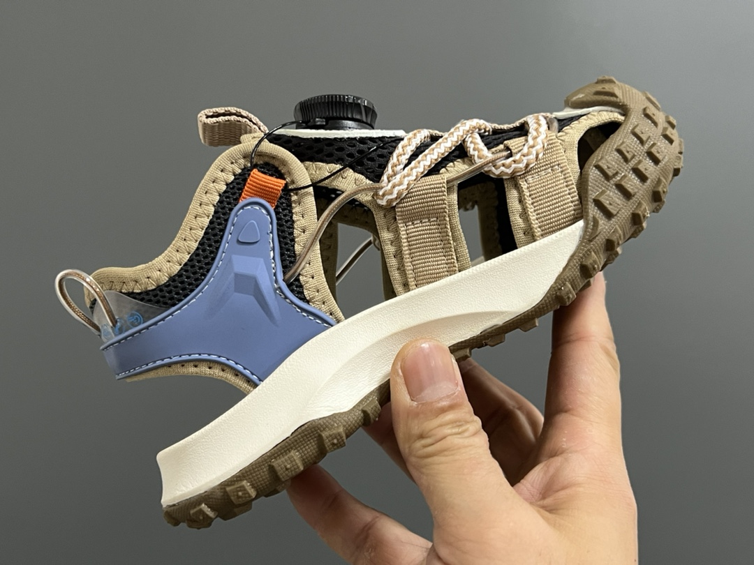 图片[6]-NK轮胎锁扣镂空儿童凉鞋 尺码：27-37码 火爆的轮胎🛞凉鞋🆕 精致锁扣设计，穿脱超级方便✌🏻 镂空网面拼接，透气又舒适☁️ 轮胎🛞底耐磨防滑，满足日常需求✔️-选品中心