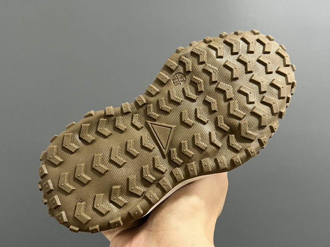 图片[5]-NK轮胎锁扣镂空儿童凉鞋 尺码：27-37码 火爆的轮胎🛞凉鞋🆕 精致锁扣设计，穿脱超级方便✌🏻 镂空网面拼接，透气又舒适☁️ 轮胎🛞底耐磨防滑，满足日常需求✔️-选品中心