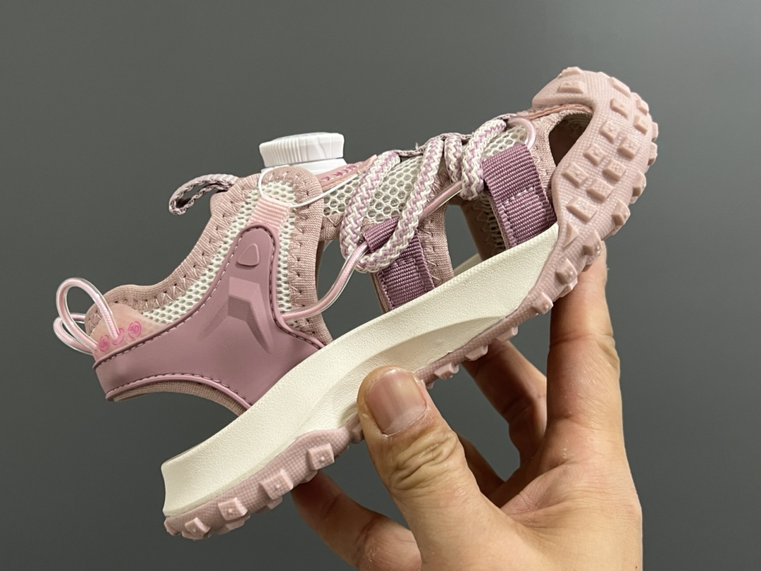 图片[6]-NK轮胎锁扣镂空儿童凉鞋 尺码：27-37码 火爆的轮胎🛞凉鞋🆕 精致锁扣设计，穿脱超级方便✌🏻 镂空网面拼接，透气又舒适☁️ 轮胎🛞底耐磨防滑，满足日常需求✔️-选品中心