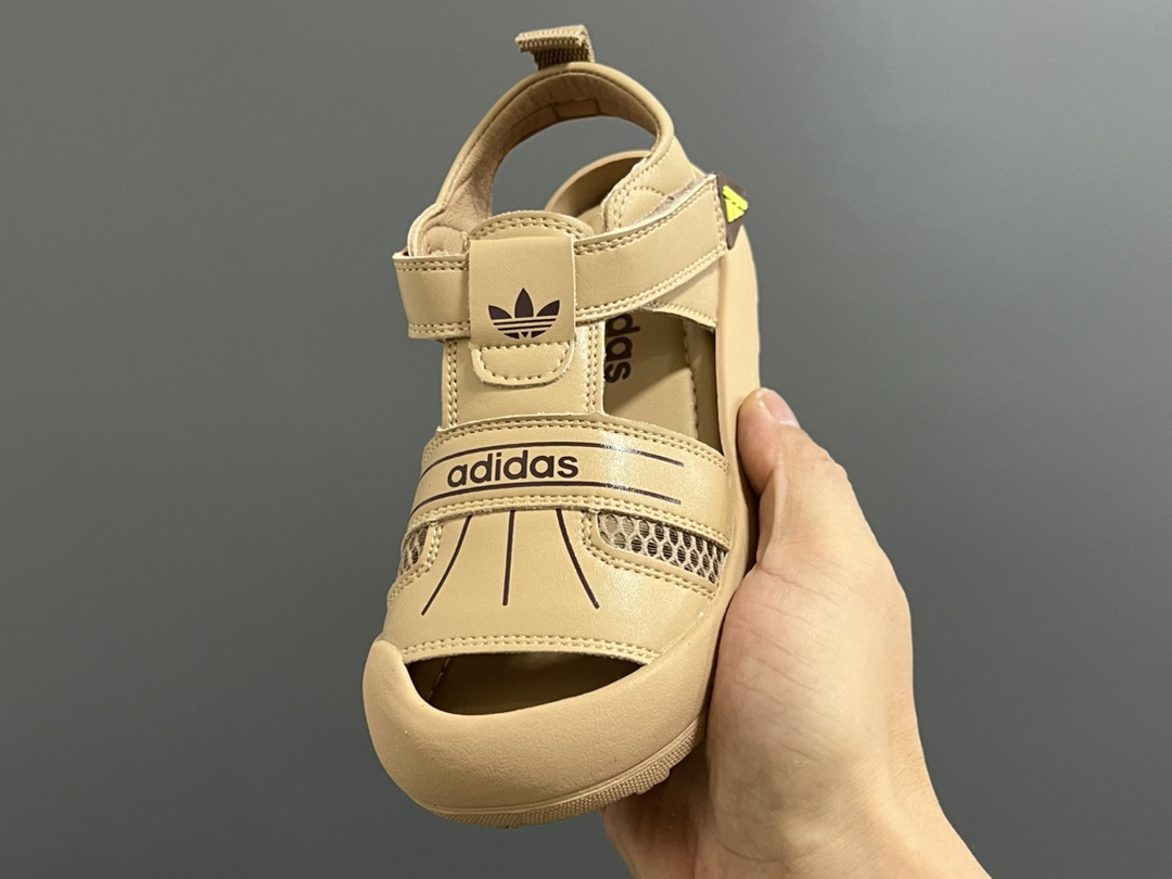 图片[3]-价格下调⬇️ 代理价 （‼️‼️‼️） A家新款包头镂空魔术贴婴童凉鞋 尺码：23-32码 精致的包头镂空皮面🆕 魔术贴设计、穿脱超方便✌🏻 耐磨防滑大底，脚感超赞👍🏻-选品中心