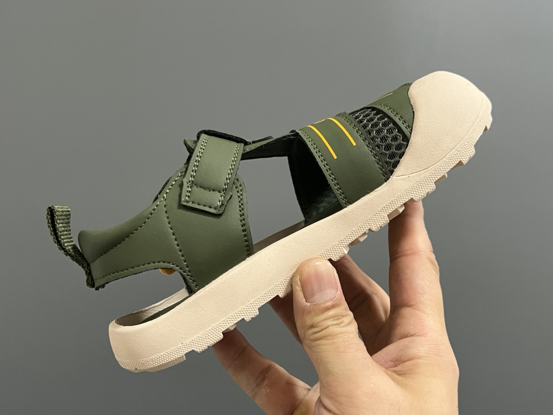 图片[6]-价格下调⬇️ 代理价 （‼️‼️‼️） A家新款包头镂空魔术贴婴童凉鞋 尺码：23-32码 精致的包头镂空皮面🆕 魔术贴设计、穿脱超方便✌🏻 耐磨防滑大底，脚感超赞👍🏻-选品中心