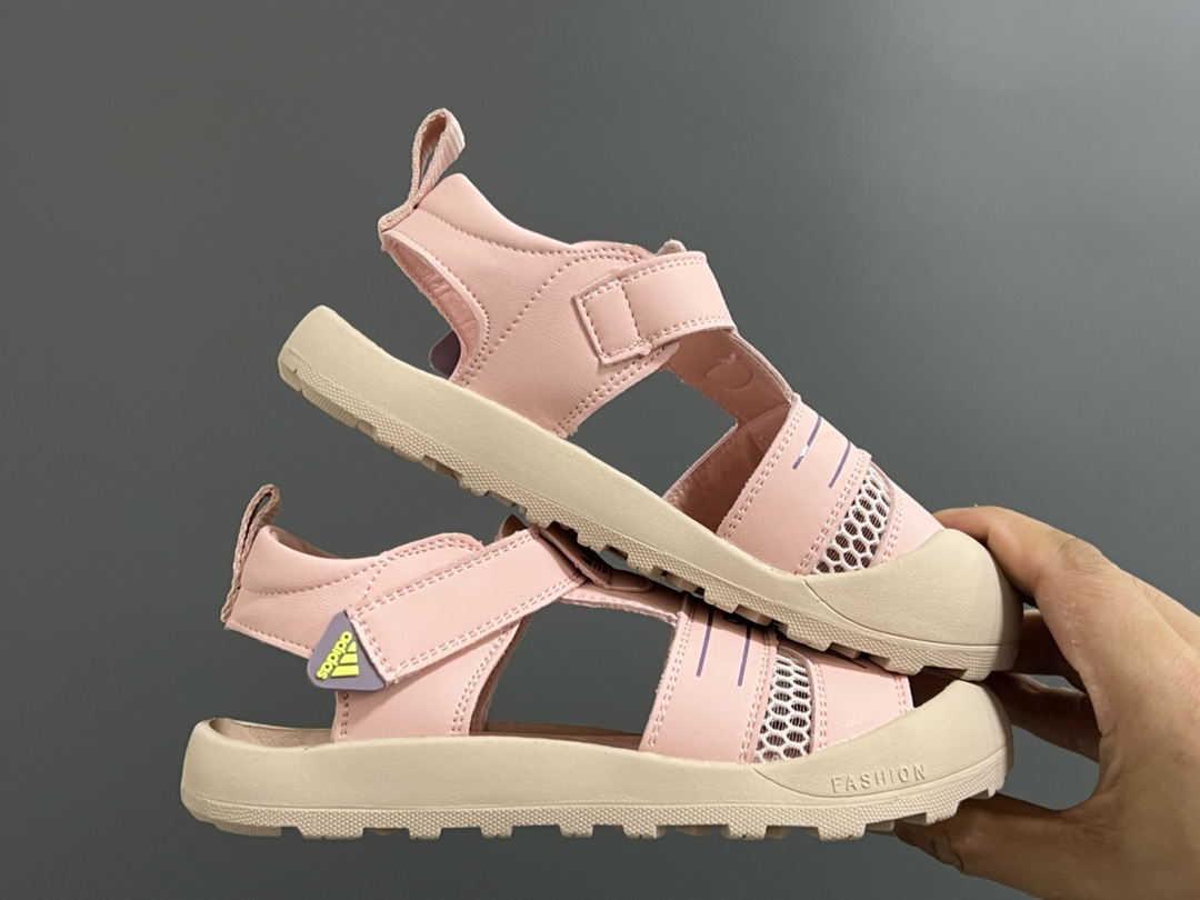 图片[9]-价格下调⬇️ 代理价 （‼️‼️‼️） A家新款包头镂空魔术贴婴童凉鞋 尺码：23-32码 精致的包头镂空皮面🆕 魔术贴设计、穿脱超方便✌🏻 耐磨防滑大底，脚感超赞👍🏻-选品中心