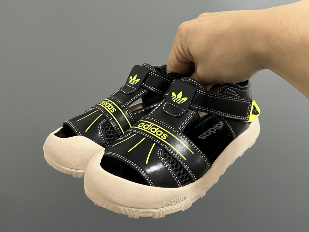 图片[2]-价格下调⬇️ 代理价 （‼️‼️‼️） A家新款包头镂空魔术贴婴童凉鞋 尺码：23-32码 精致的包头镂空皮面🆕 魔术贴设计、穿脱超方便✌🏻 耐磨防滑大底，脚感超赞👍🏻-选品中心