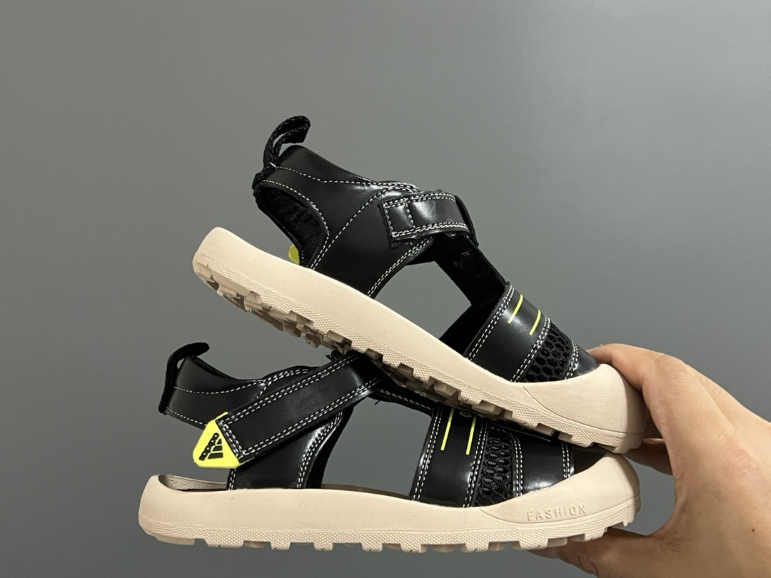 图片[9]-价格下调⬇️ 代理价 （‼️‼️‼️） A家新款包头镂空魔术贴婴童凉鞋 尺码：23-32码 精致的包头镂空皮面🆕 魔术贴设计、穿脱超方便✌🏻 耐磨防滑大底，脚感超赞👍🏻-选品中心